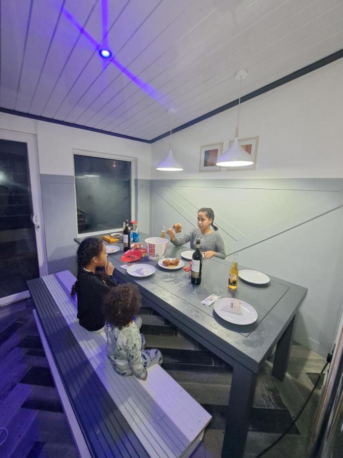 Family Holiday With Hot Tub , Family Groups Only Blackpool Eksteriør bilde
